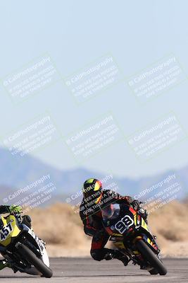 media/Dec-07-2025-CVMA (Sun) [[3e7d2de5dc]]/Race 9-Formula UL Shootout/